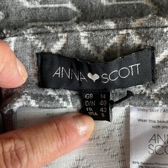 Anna Scott Grey Quilted Skirt NWOT - Picture 4 of 6